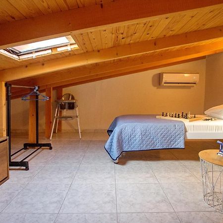 Holiday House Ioanna 2 - Loft Διαμέρισμα Néa Péramos Εξωτερικό φωτογραφία