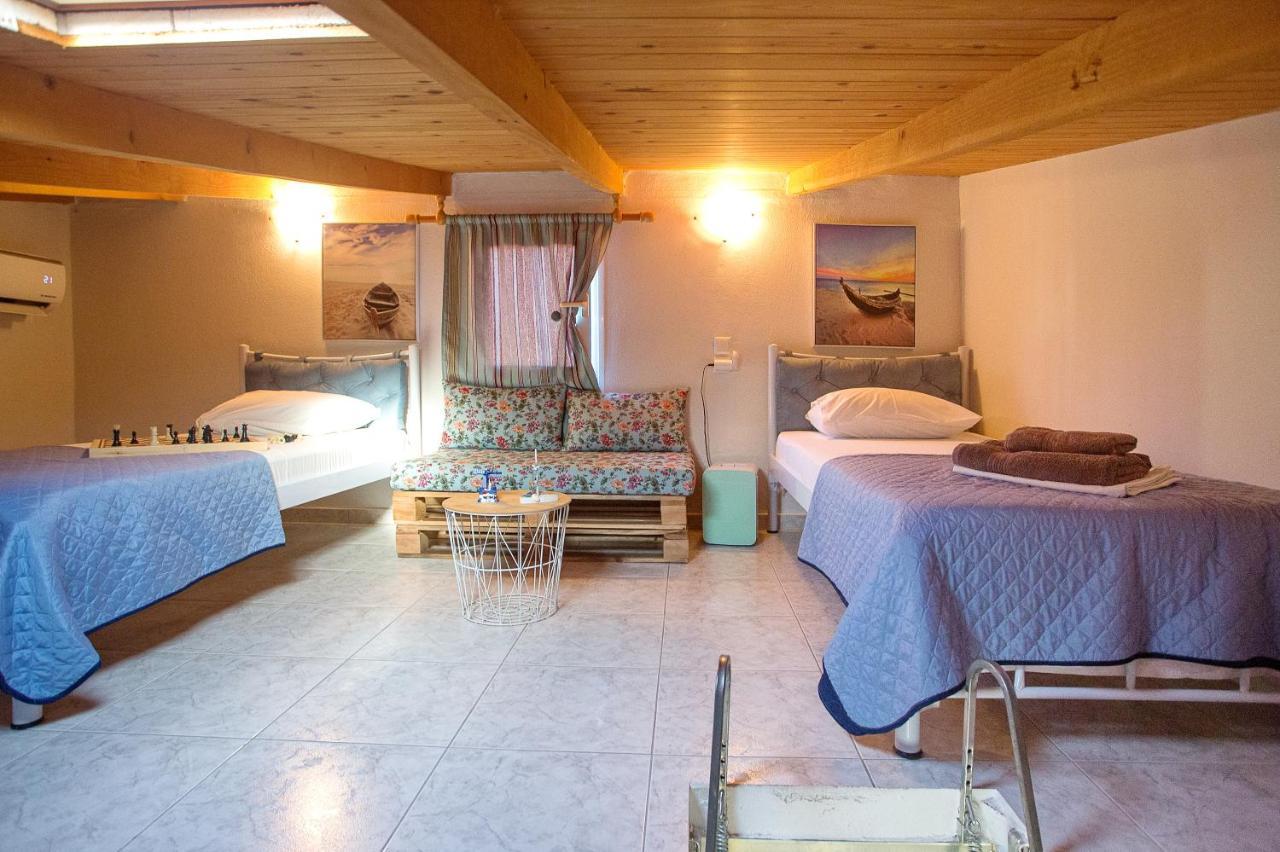 Holiday House Ioanna 2 - Loft Διαμέρισμα Néa Péramos Εξωτερικό φωτογραφία